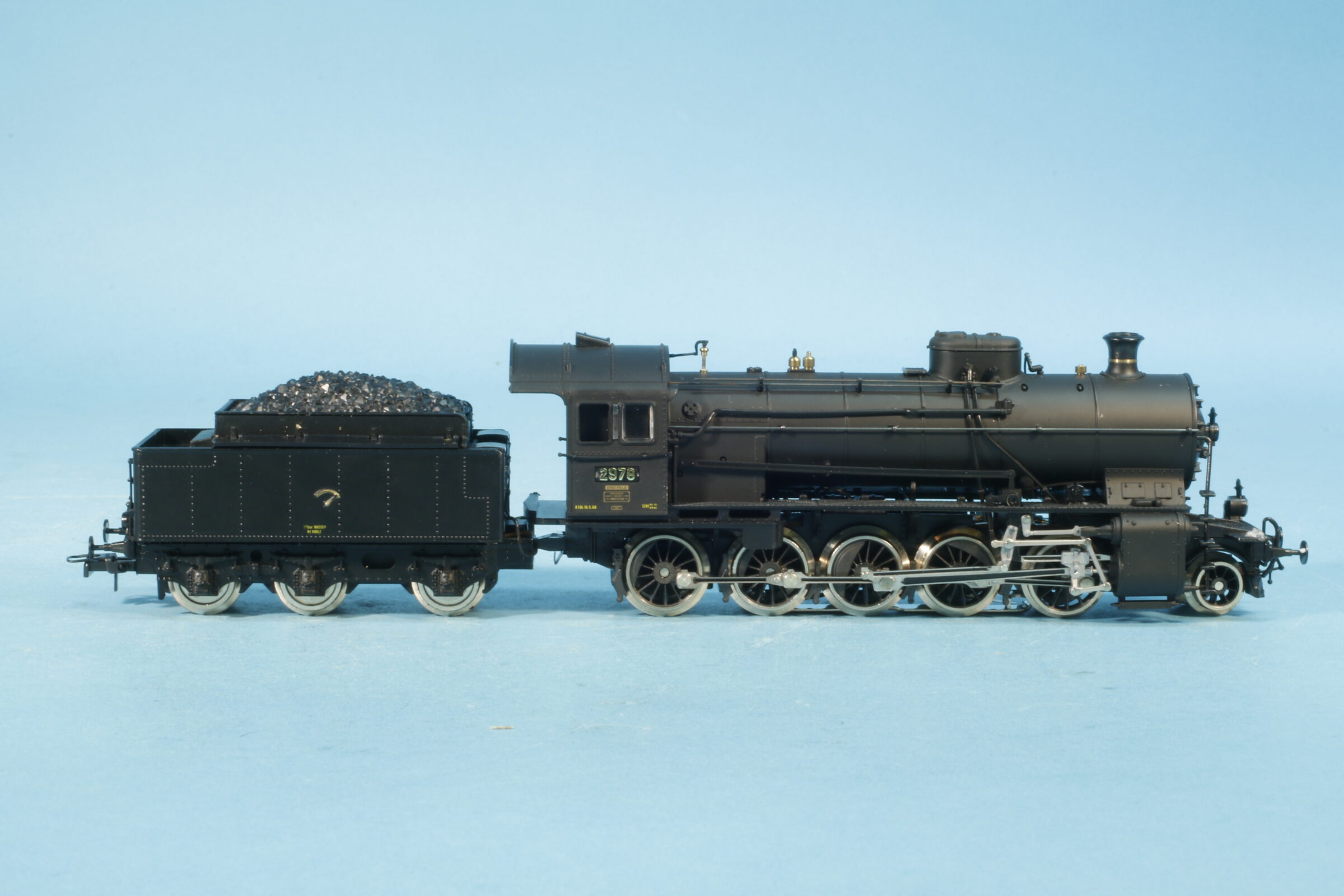 Roco 14111A, 1´E Schlepptenderlokomotive mit dreiachsigem Tender, schwarz. – Bild 4