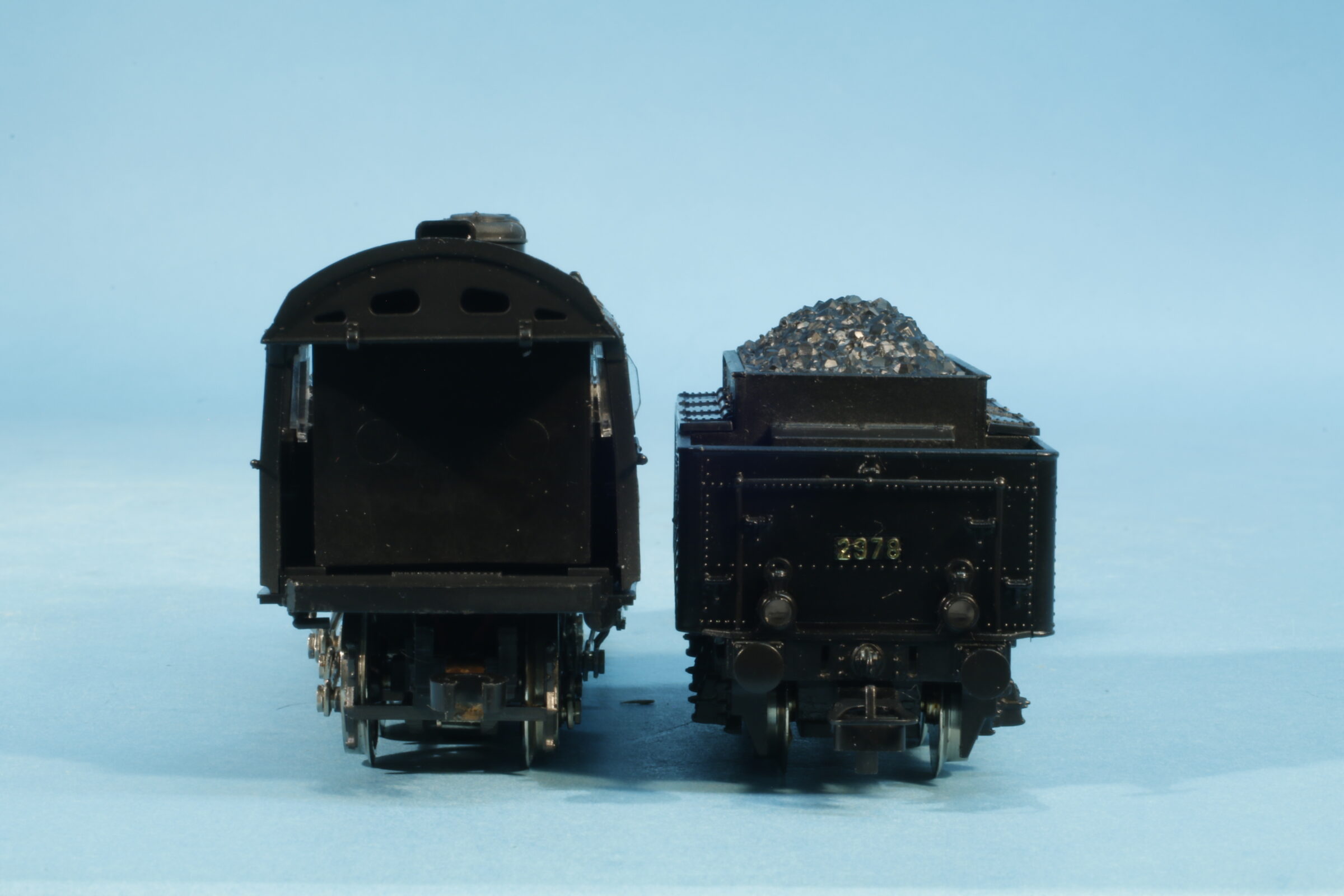 Roco 14111A, 1´E Schlepptenderlokomotive mit dreiachsigem Tender, schwarz. – Bild 7